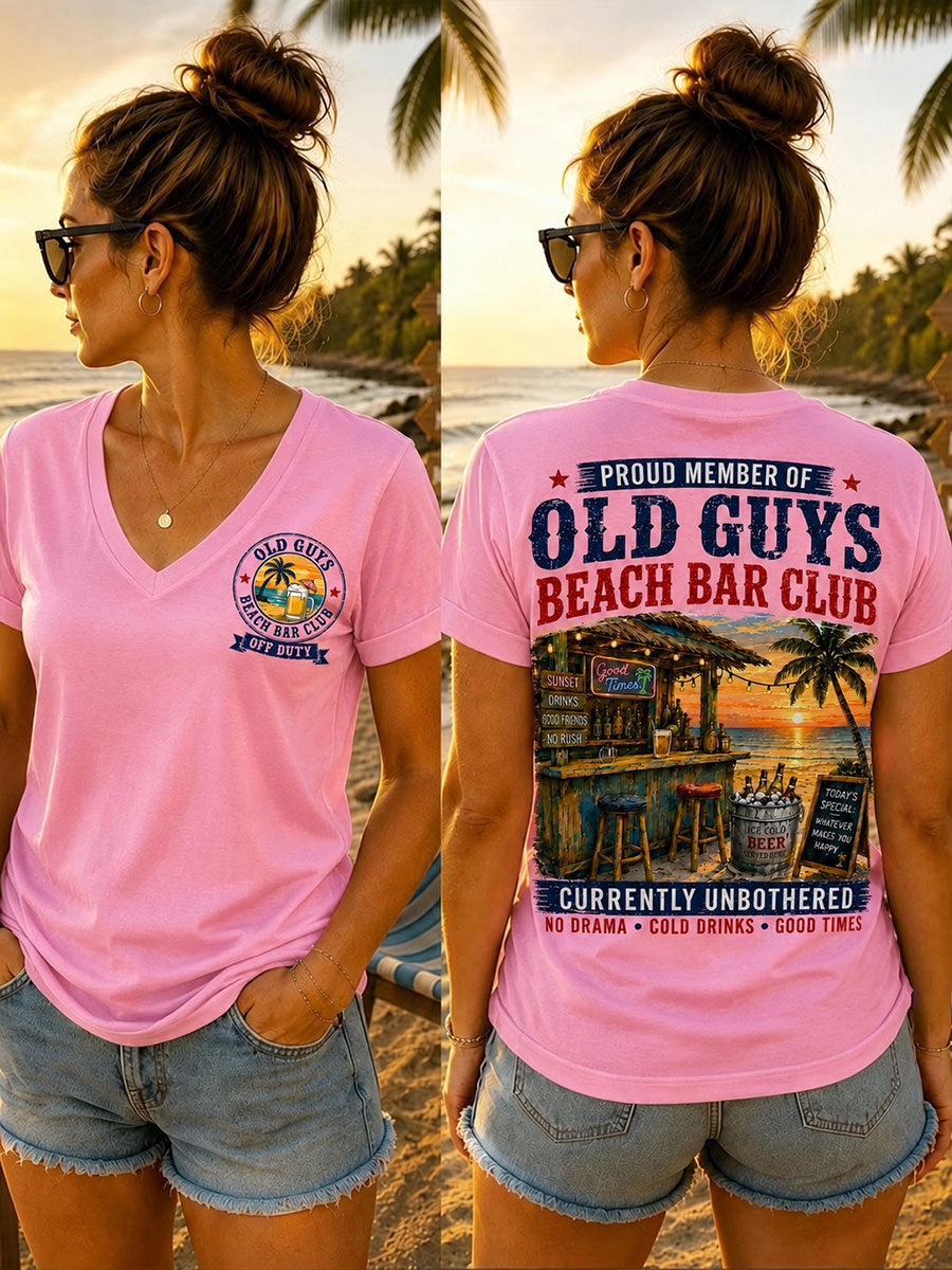 T-Shirts mit V-Ausschnitt für Frauen "stolzes Mitglied des Old Guys Beach Bar Club"
