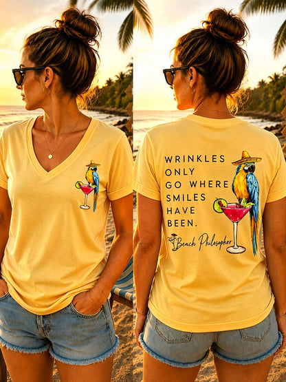 Frauen-T-Shirts mit V-Ausschnitt "Falten gehen nur dorthin, wo Lächeln gewesen ist"
