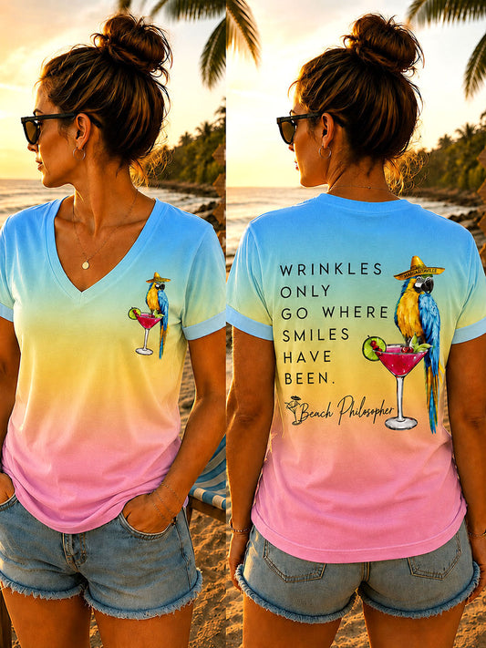 Damen-V-Neck-T-Shirts mit dem Spruch „Falten entstehen nur dort, wo schon gelächelt wurde“