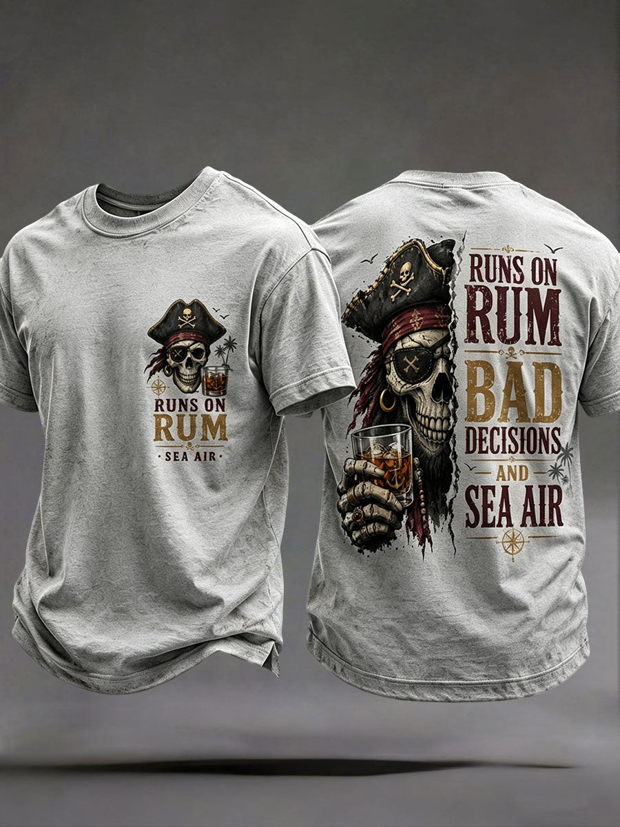 Herren-T-Shirts mit dem Aufdruck „Läuft auf Rum, schlechten Entscheidungen und Seeluft“