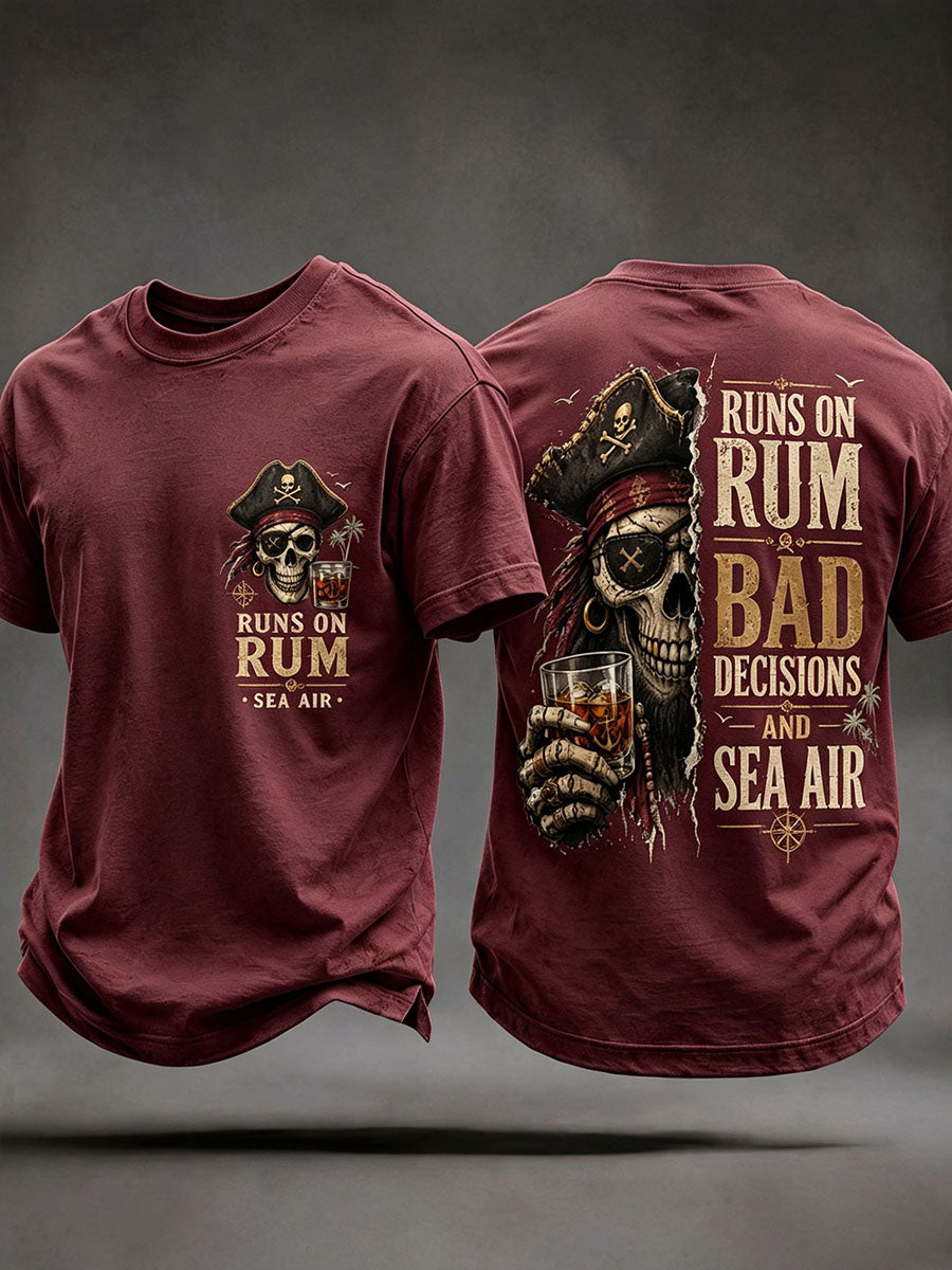 Herren-T-Shirts mit dem Aufdruck „Läuft auf Rum, schlechten Entscheidungen und Seeluft“