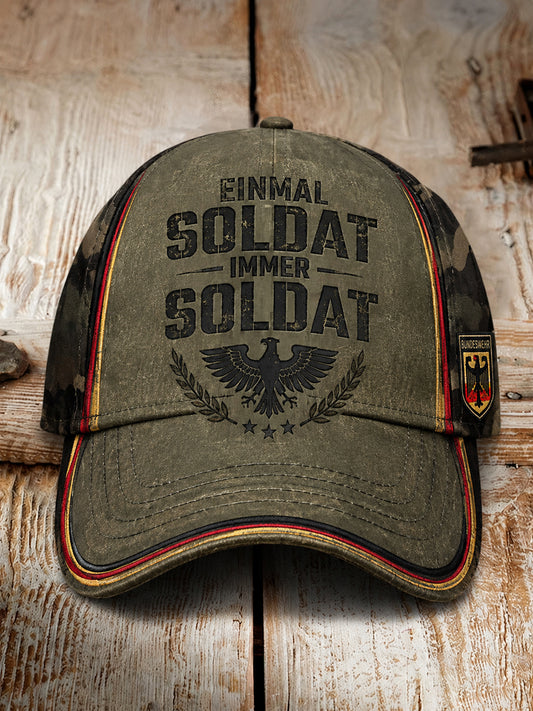 Herren-Kappe mit grafischem Slogan zum Veteranengedenken