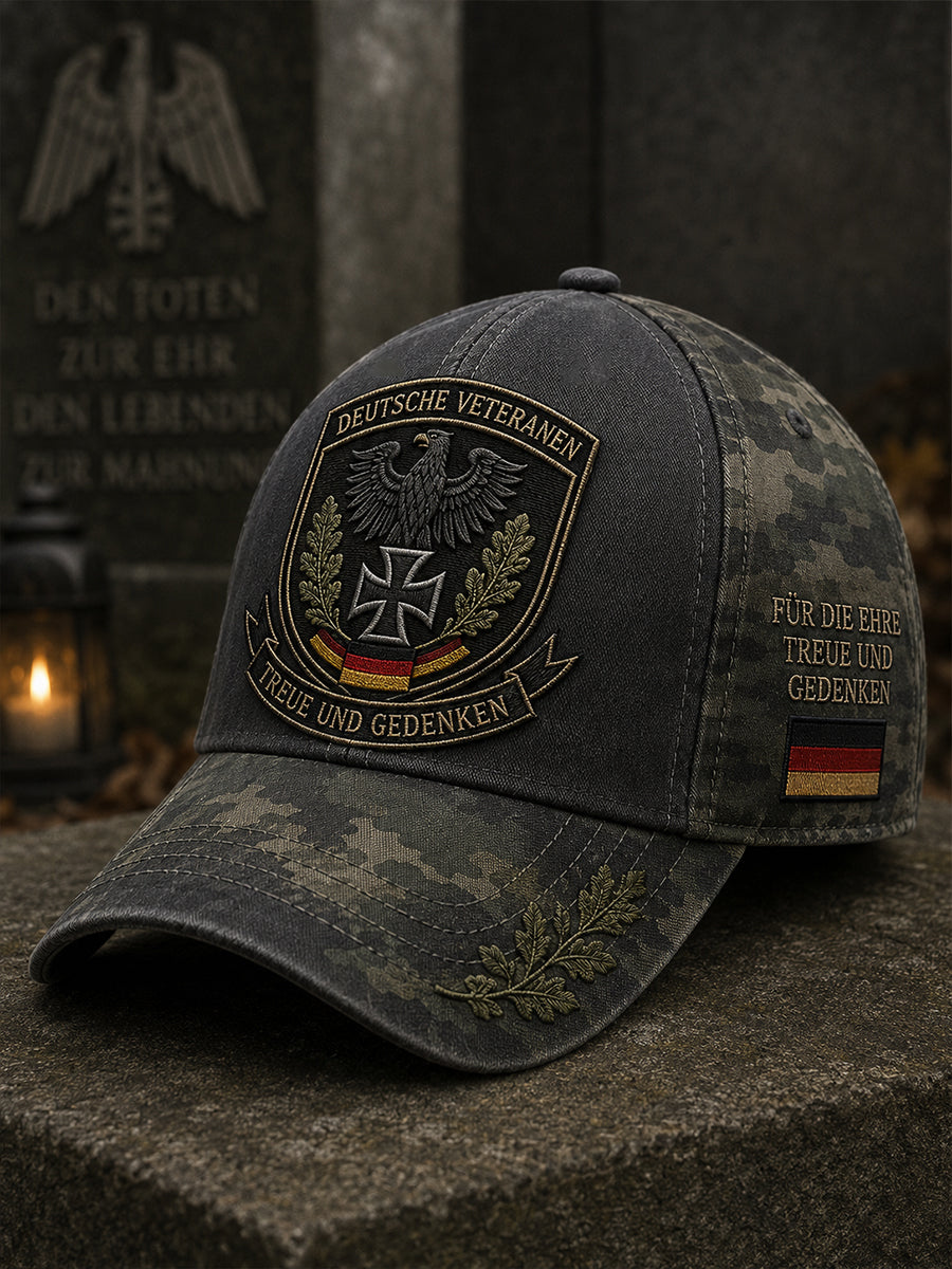 Herrenhut im Vintage-Stil mit militärischem Jubiläumsdruck