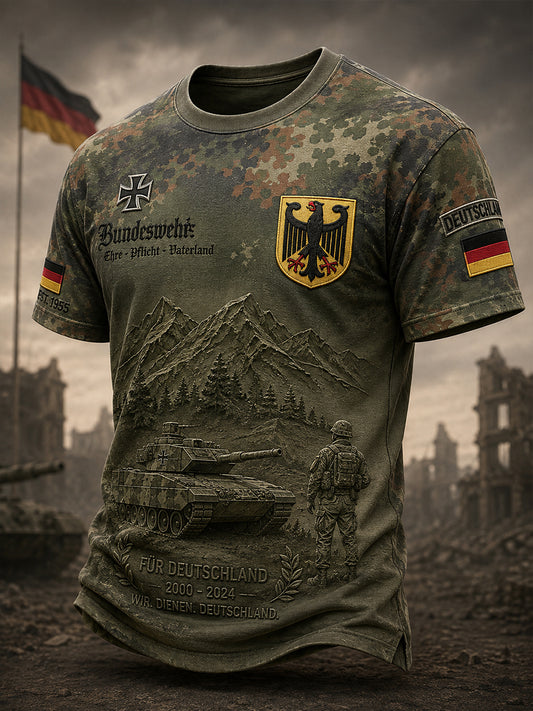 Herren-T-Shirt mit kurzen Ärmeln, Vintage-Camouflage- und militärstilistischen Prints