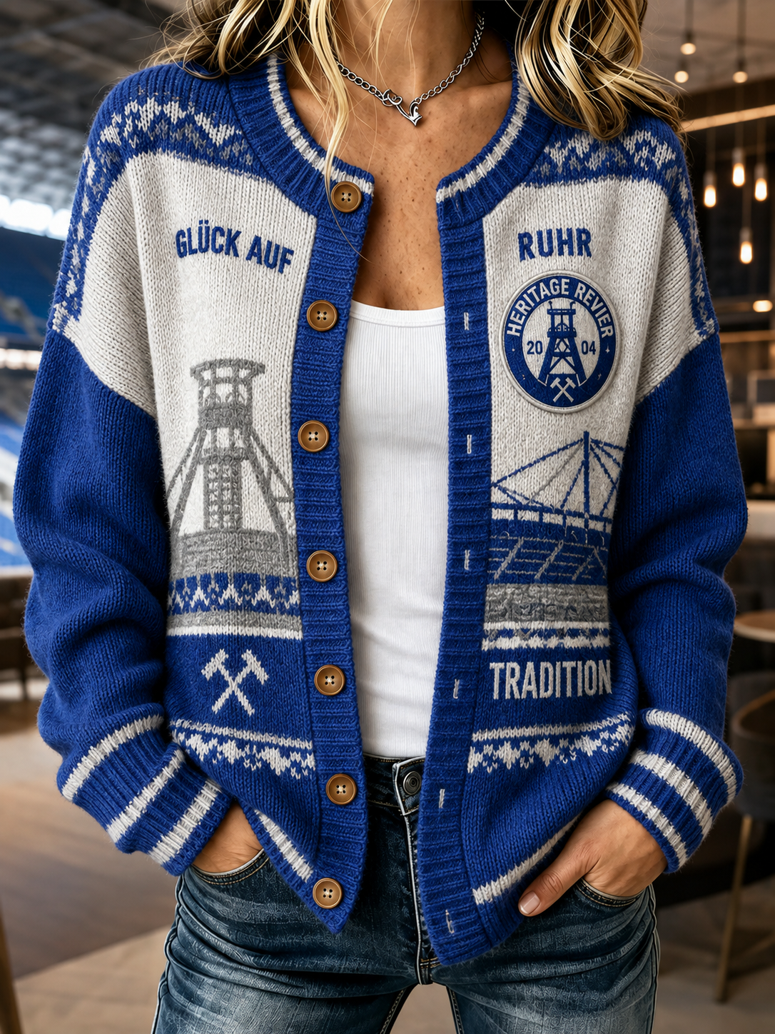 Damenstrickjacke im Schalke-Cardigan-Stil