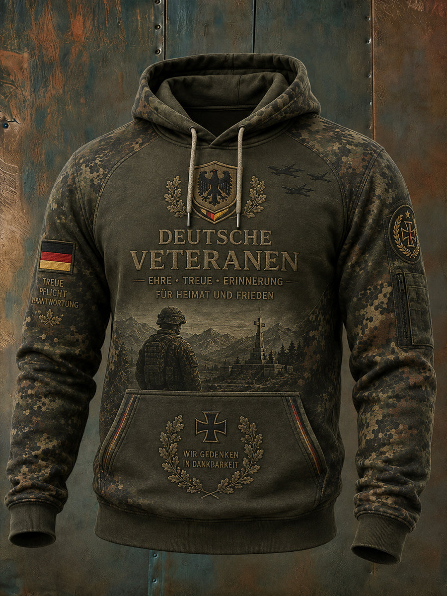 Herren-Kapuzenpullover im Vintage-Stil mit langen Ärmeln und camouflagefarbenem Gedenkdruck für Veteranen