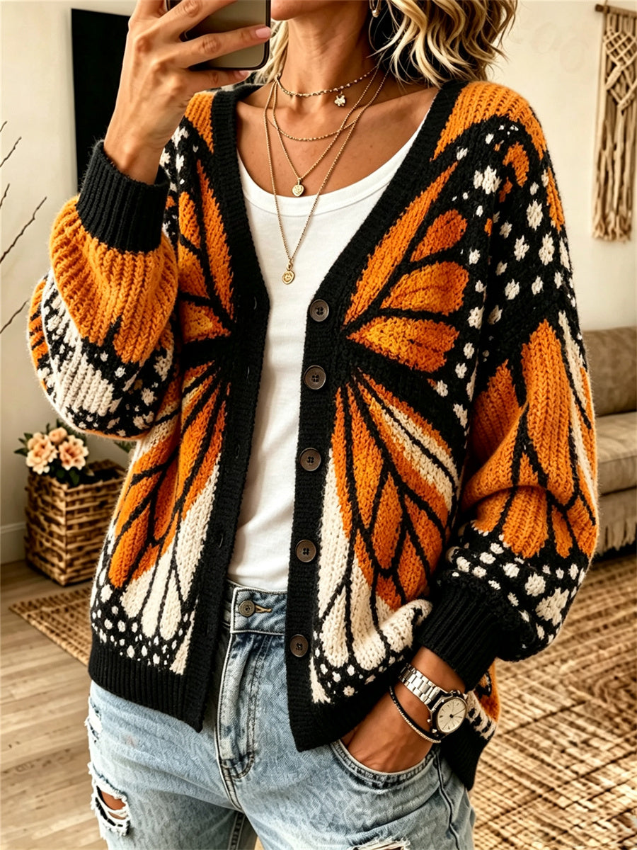 Kuscheliger Herbst-Cardigan für Damen mit einem vom Monarchfalter inspirierten Print