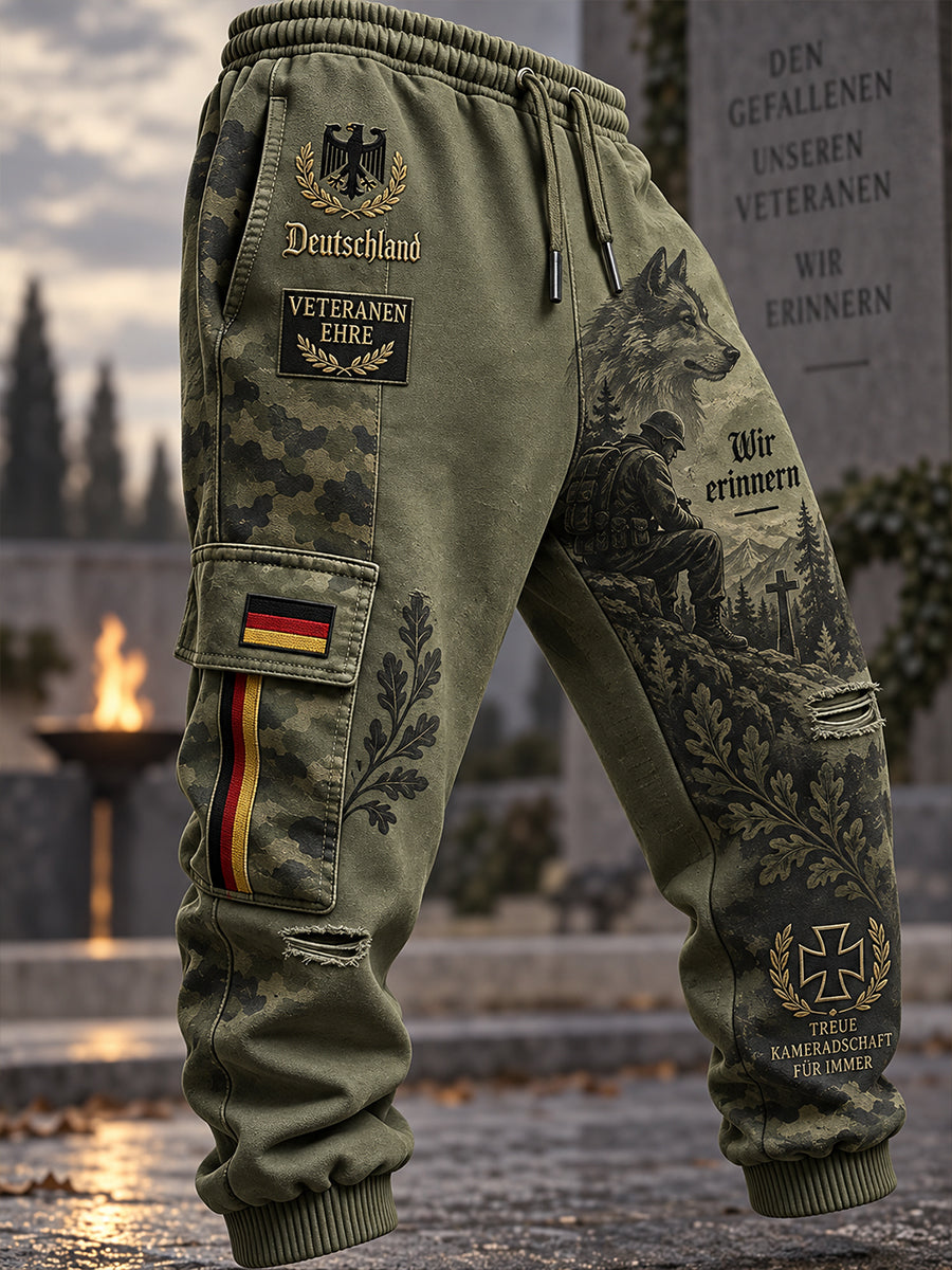 Herren-Long-Cargo-Hose mit grafischem Veteranen-Gedenkdruck