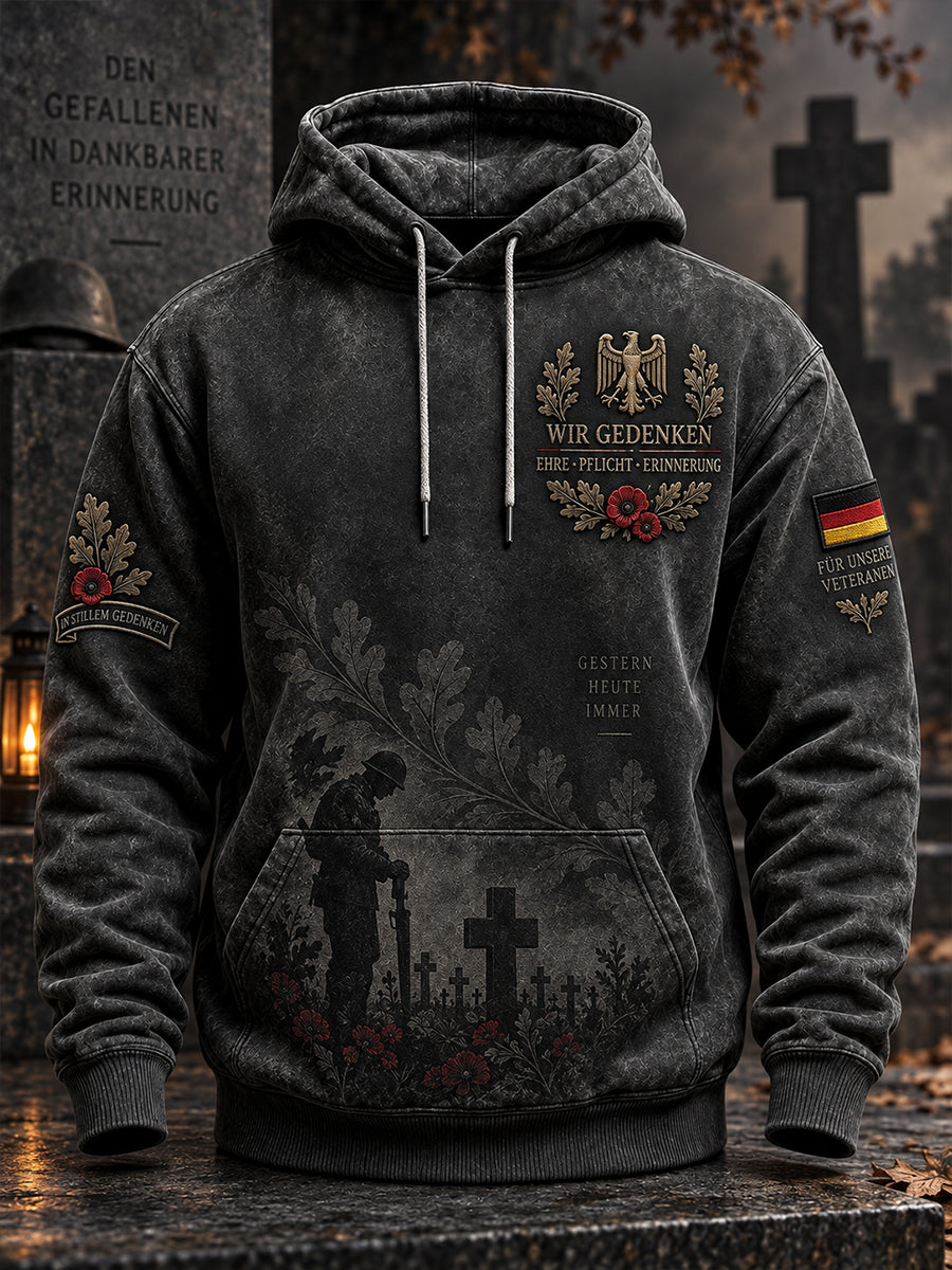 Herren-Kapuzenpullover im Vintage-Stil mit einem Veteranen-Motiv zum Volkstrauertag