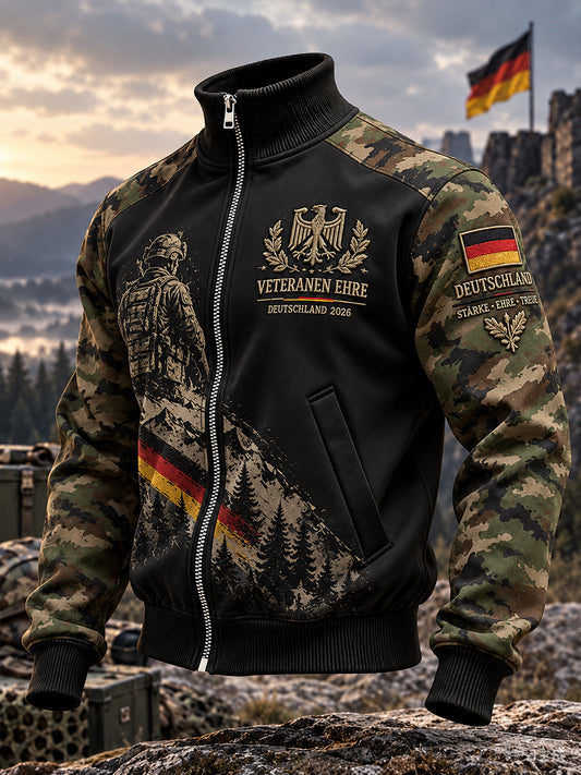 Herren-Jacke mit Grafikdruck und hoher Kragenpartie zum Gedenken an Veteranen