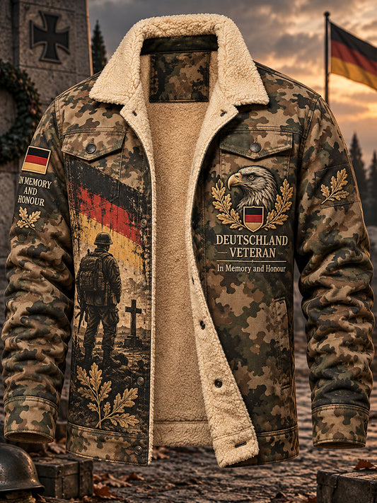 Herrenjacke mit Fleece-Innenfutter und Grafikdruck zum Veteranengedenken