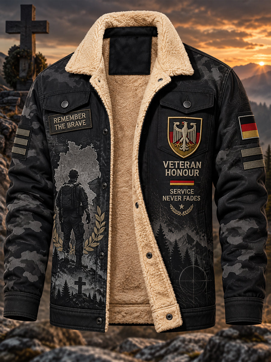 Herrenjacke mit Fleece-Innenfutter und Grafikdruck zum Veteranengedenken