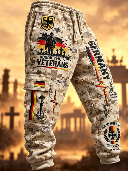 Herren-Long-Cargo-Hose mit grafischem Veteranen-Gedenkdruck