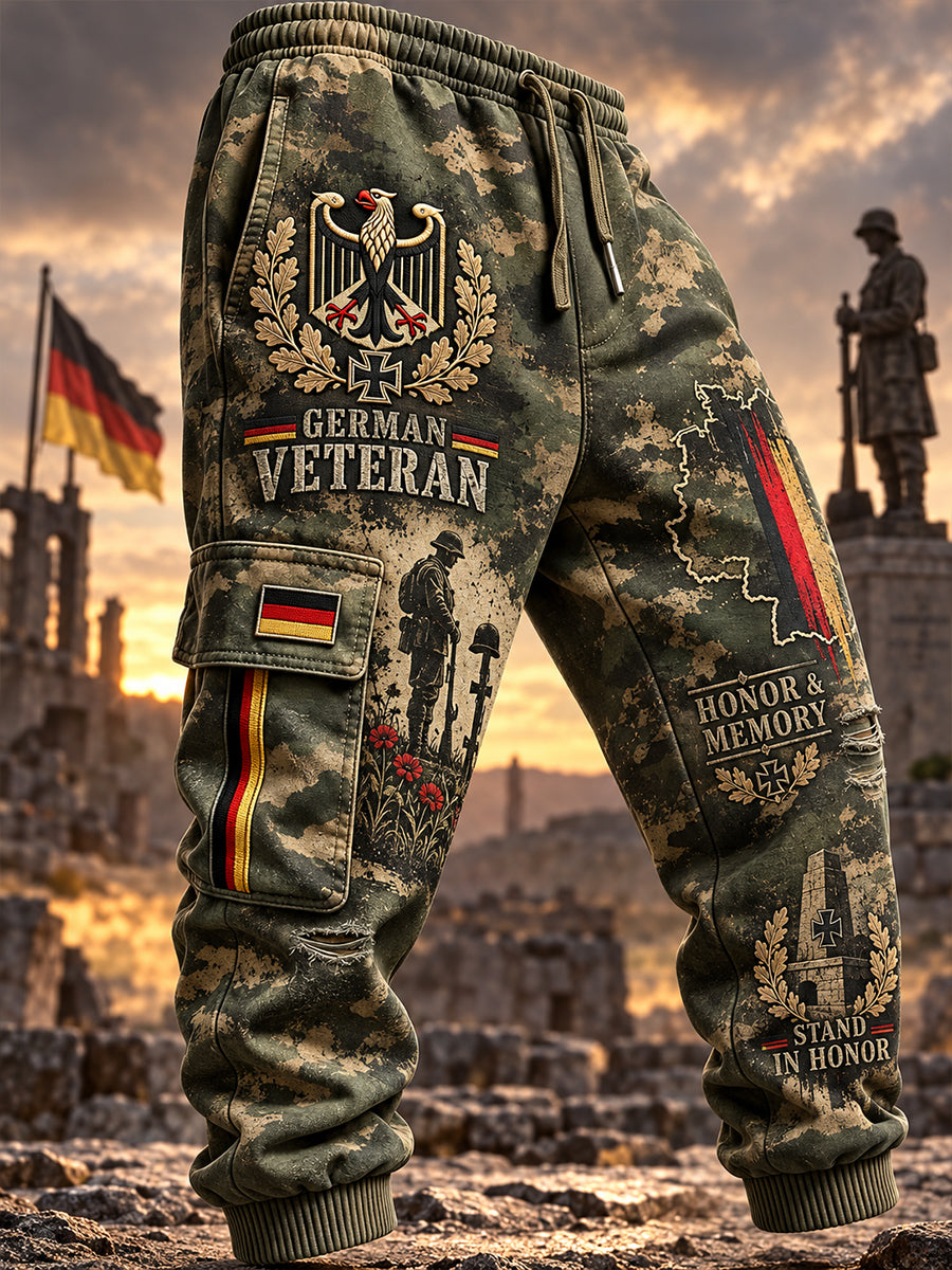 Herren-Long-Cargo-Hose mit grafischem Veteranen-Gedenkdruck