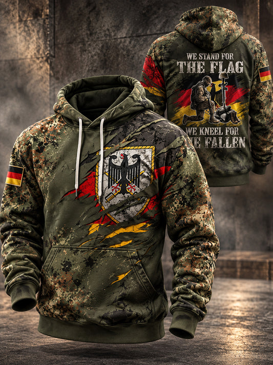 Herren-Kapuzenpullover mit langen Ärmeln und grafischem Print im Veteranen-Stil